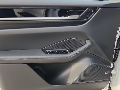 New 2026 Porsche Macan 4S Electric image 12