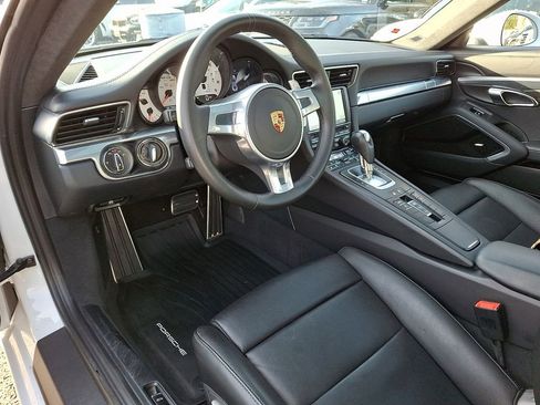 Used 2015 Porsche 911 Carrera 4 image 9