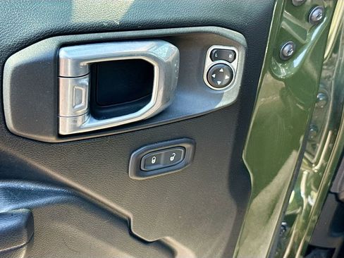Used 2021 Jeep Wrangler Sport image 19