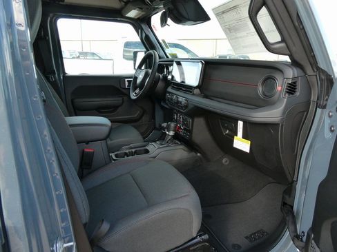 New 2026 Jeep Wrangler Unlimited Rubicon AWD/4WD image 13