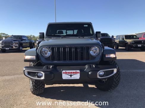 New 2025 Jeep Gladiator Sport image 39