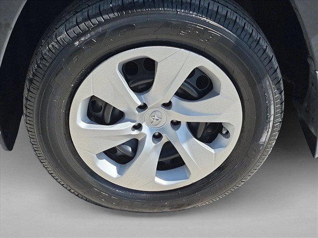 Used 2024 Toyota RAV4 LE FWD image 23