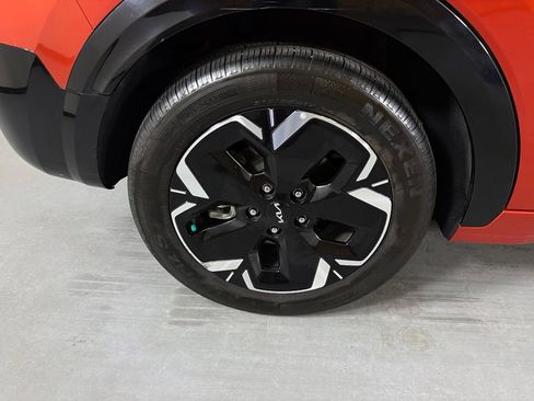 Used 2023 Kia Niro Wind FWD image 11