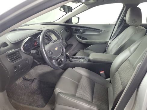 Used 2017 Chevrolet Impala LT FWD image 2