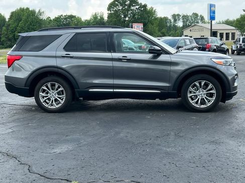 Used 2023 Ford Explorer XLT w/ Equipment Group 202A AWD/4WD image 52
