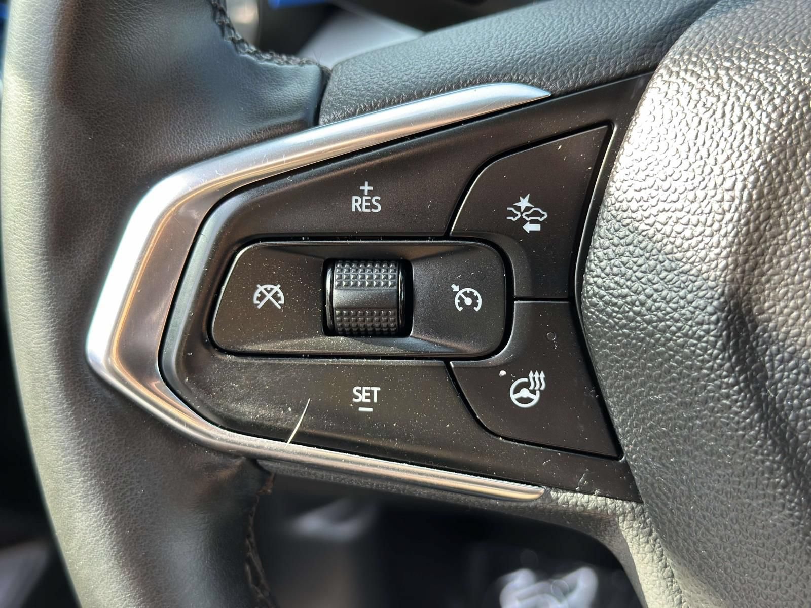 Used 2024 Chevrolet Trax LT w/ Driver Confidence Package FWD image 17