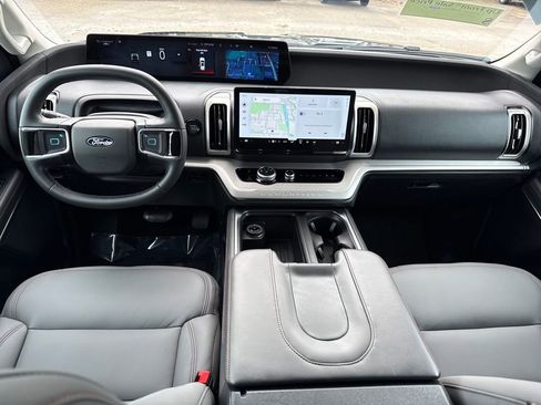 Used 2025 Ford Expedition Max Active image 6