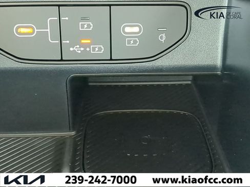 New 2025 Kia Sorento S image 22