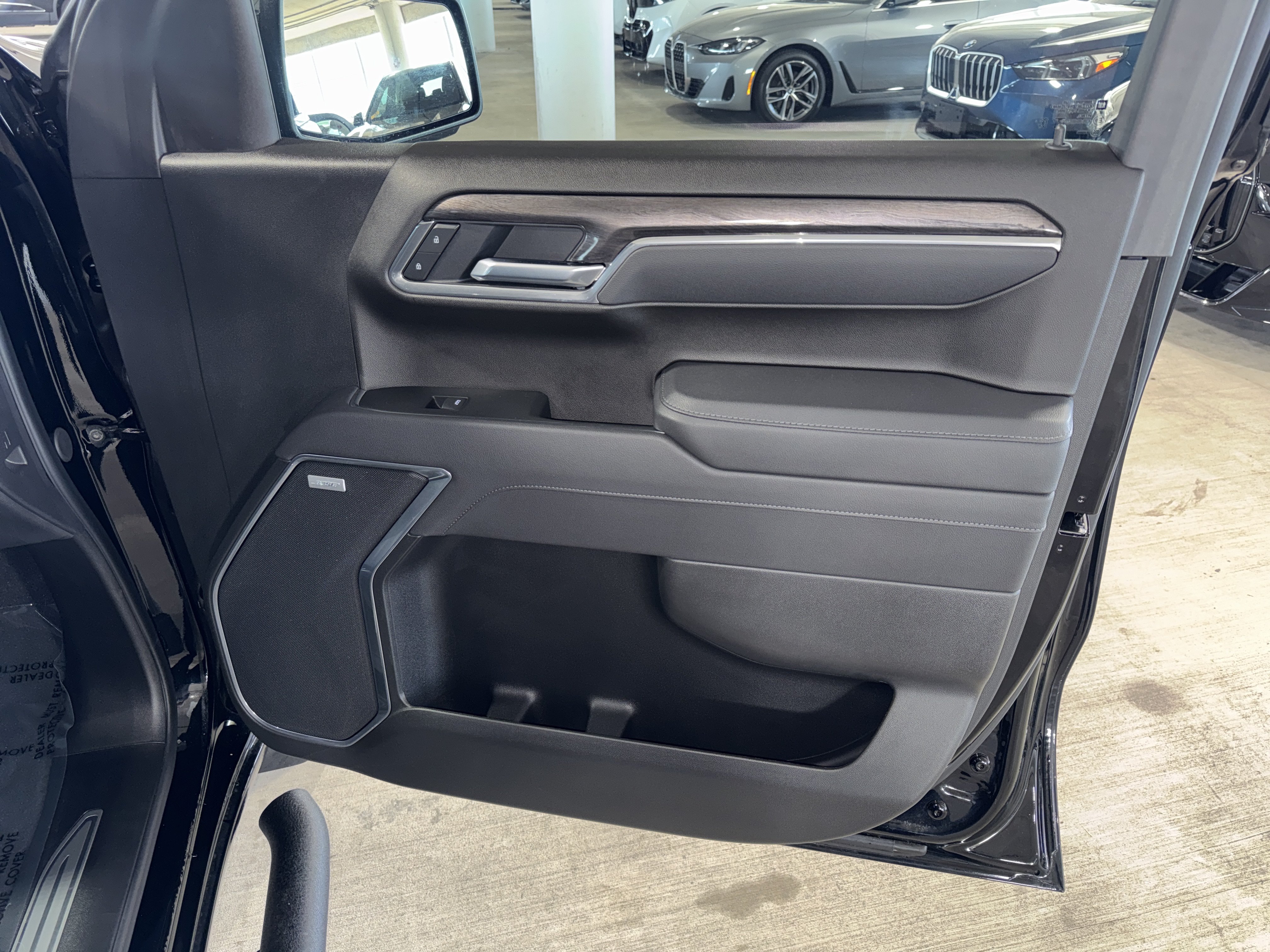 Used 2025 Chevrolet Silverado 1500 LTZ w/ LTZ Premium Package AWD/4WD image 9