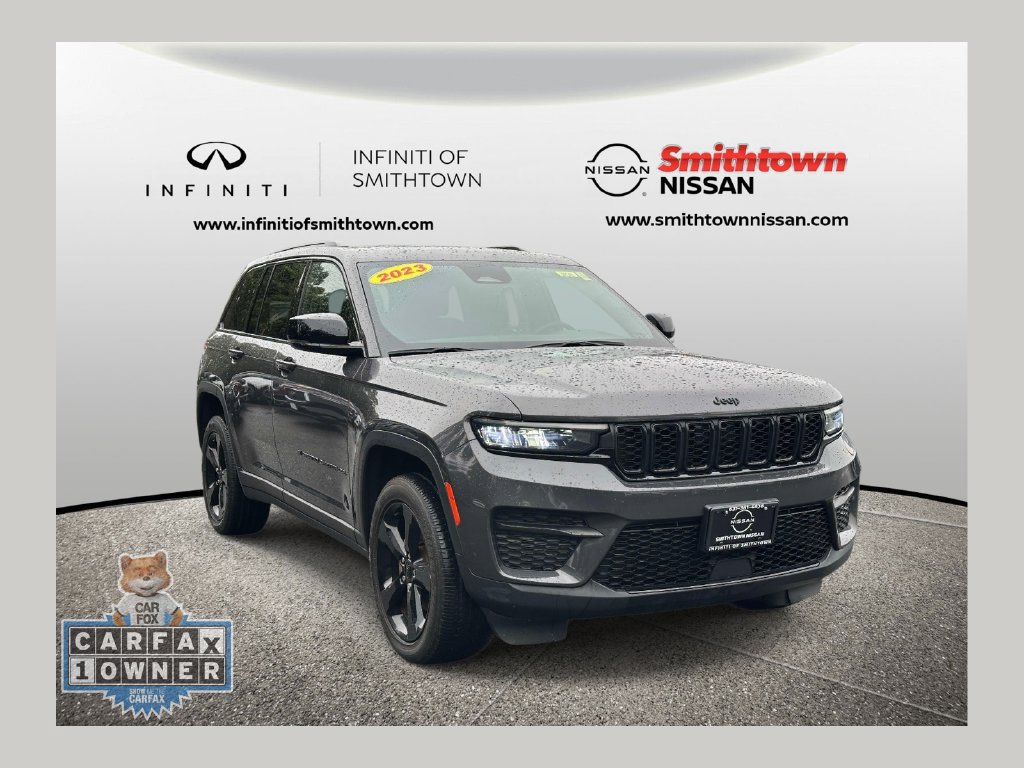 Used 2023 Jeep Grand Cherokee Altitude AWD/4WD image 1