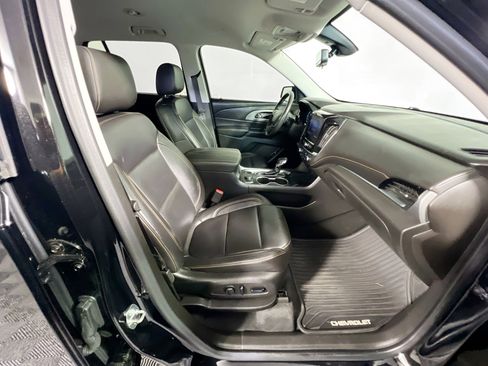 Used 2021 Chevrolet Traverse RS image 31