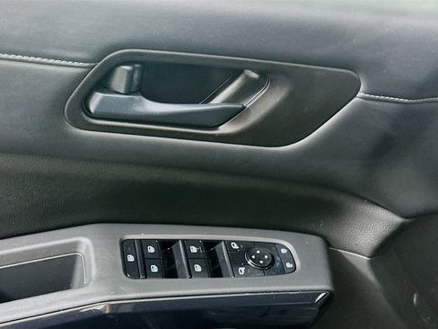 Used 2023 Nissan Pathfinder S image 15