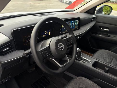 Used 2026 Nissan Kicks SV FWD image 13