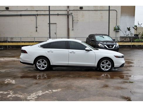 Used 2024 Honda Accord LX image 8