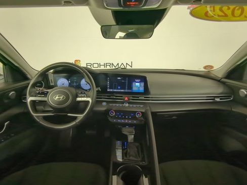 Used 2025 Hyundai Elantra SEL FWD image 20