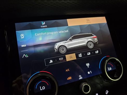 Used 2021 Land Rover Range Rover Velar R-Dynamic S image 23