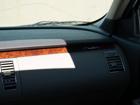 Used 2011 Ford Flex Limited w/ Rapid Spec Order Code image 37