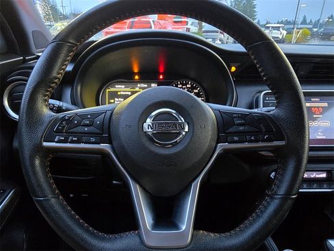 Used 2020 Nissan Kicks SR w/ SR Premium Package image 14