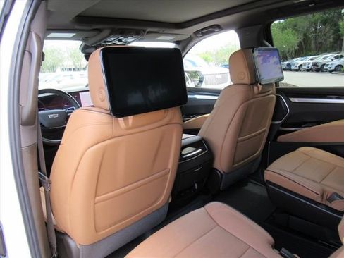 New 2026 Cadillac Escalade ESV Luxury image 16