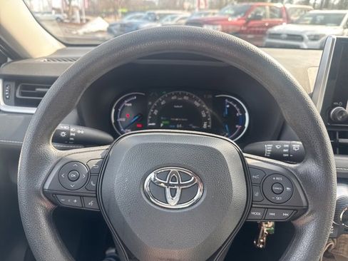 Used 2024 Toyota RAV4 LE image 10