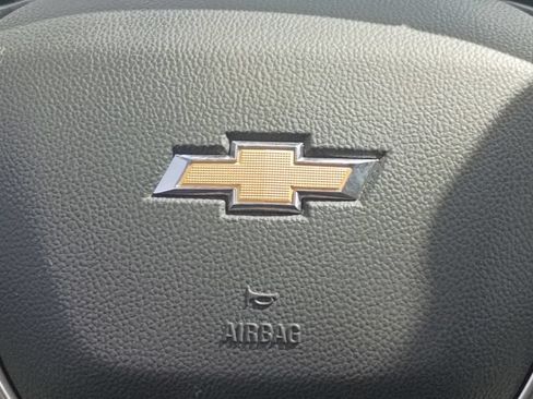 Used 2020 Chevrolet Traverse LT FWD image 28
