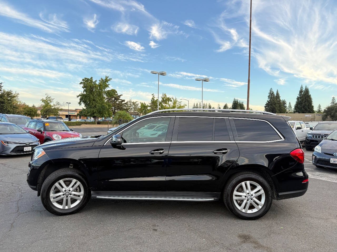 Used 2015 Mercedes-Benz GL 450 4MATIC image 30