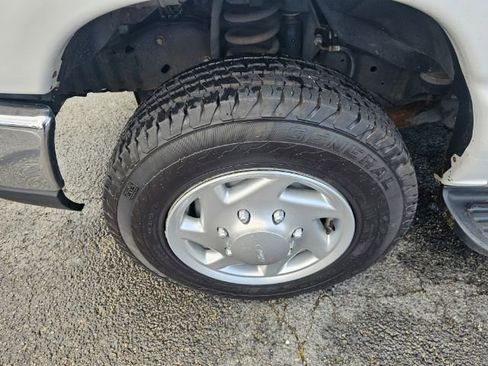 Used 2011 Ford E-350 and Econoline 350 XLT image 37