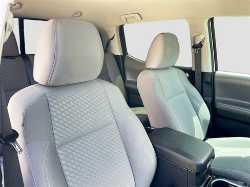 Used 2022 Toyota Tacoma SR image 22