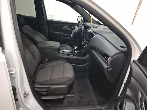 Used 2023 Chevrolet Traverse LT w/ LPO, Cargo Package AWD/4WD image 10