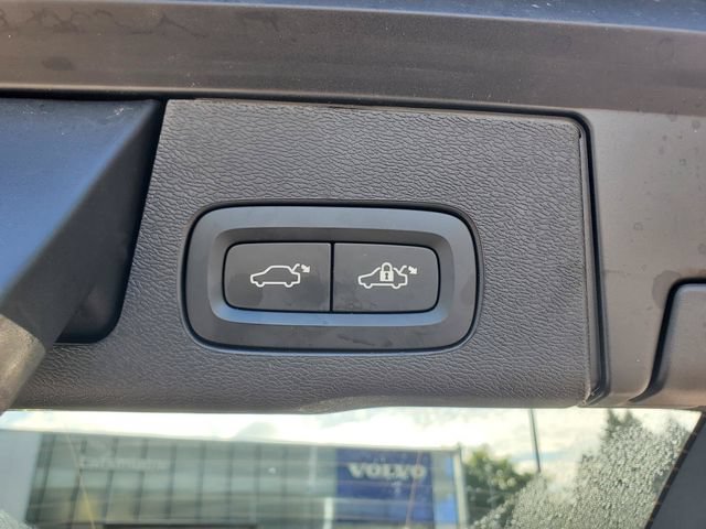 Certified 2026 Volvo XC60 B5 Plus AWD/4WD image 33