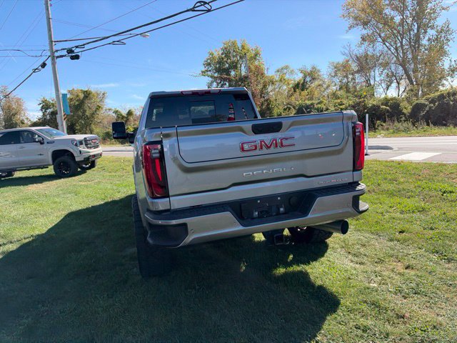 Used 2025 GMC Sierra 2500 Denali w/ Denali Reserve Package AWD/4WD image 9