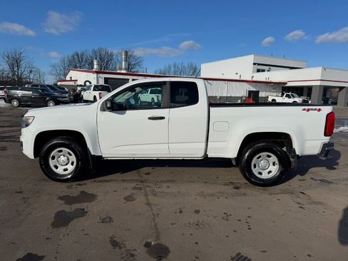 Used 2017 Chevrolet Colorado W/T image 2