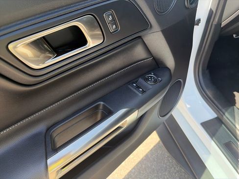 Used 2022 Ford Mustang Shelby GT500 w/ Technology Package RWD image 14