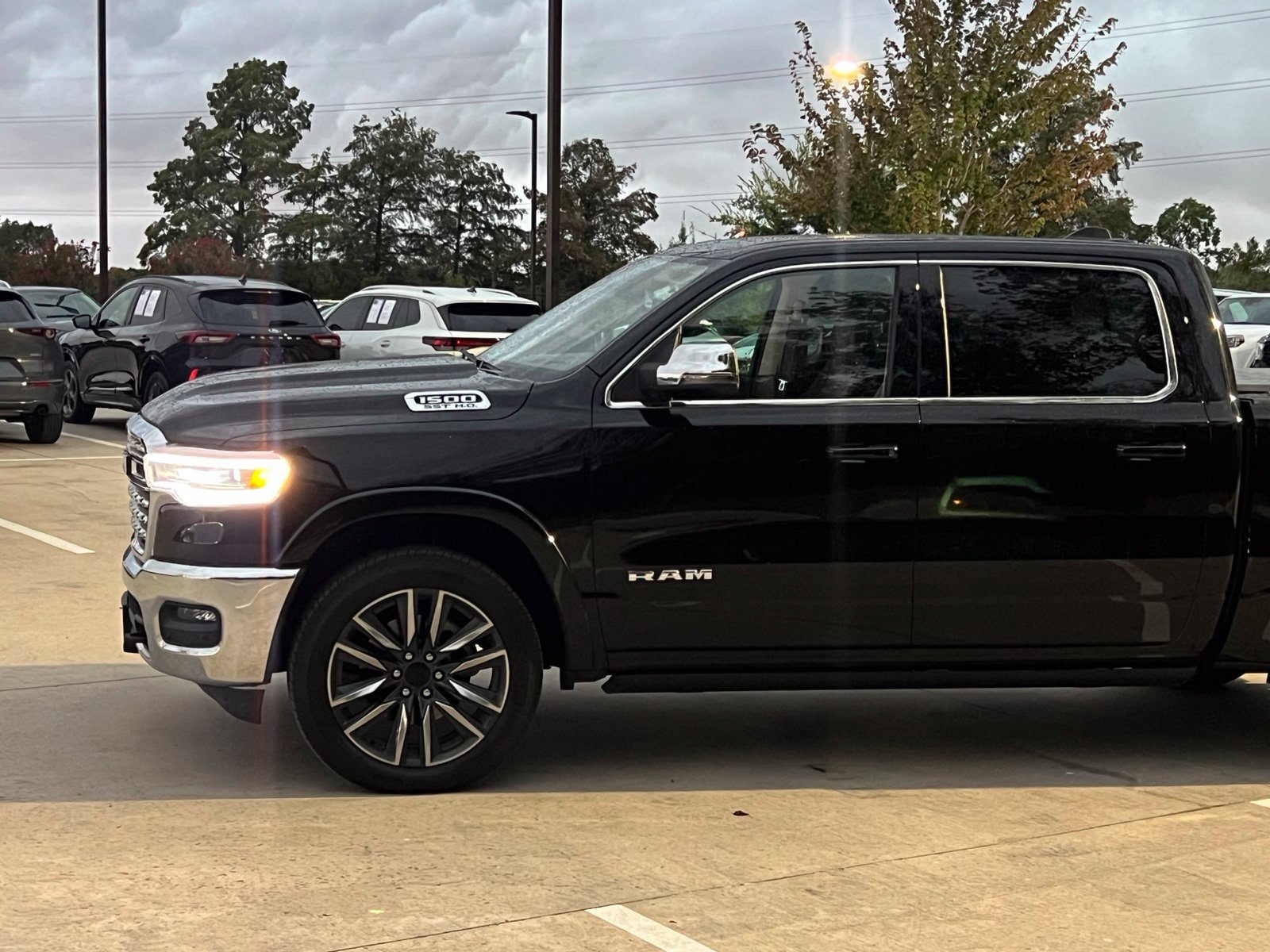 Used 2025 RAM 1500 Limited AWD/4WD image 7