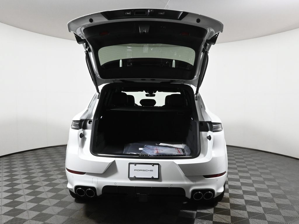 Used 2026 Porsche Cayenne AWD/4WD image 42