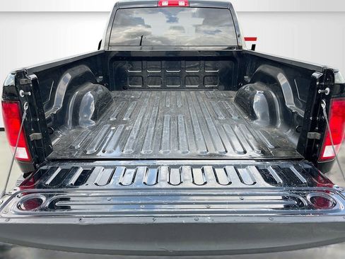 Used 2021 RAM 1500 Classic SLT image 24