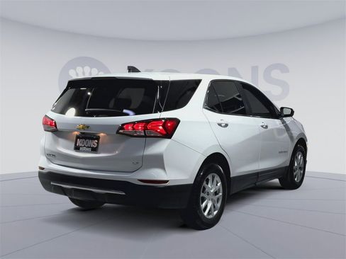 Used 2023 Chevrolet Equinox LT image 11