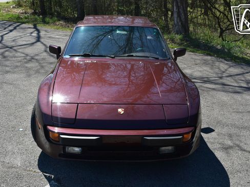 Used 1987 Porsche 944 S image 2