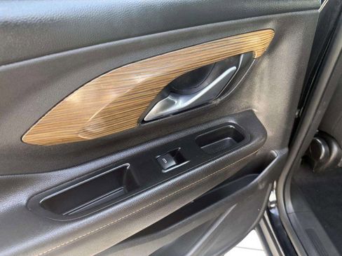 Used 2020 GMC Terrain SLE image 39