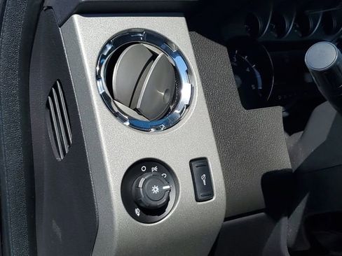 Used 2015 Ford F250 Lariat w/ Lariat Ultimate Package AWD/4WD image 9