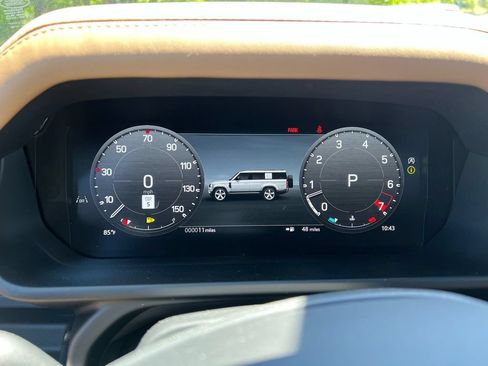 New 2026 Land Rover Defender 130 X-Dynamic SE AWD/4WD image 14