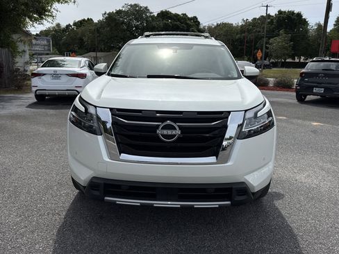 Used 2023 Nissan Pathfinder SL w/ SL Premium Package AWD/4WD image 8