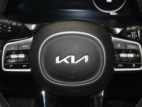 Used 2023 Kia Sorento SX AWD/4WD image 13