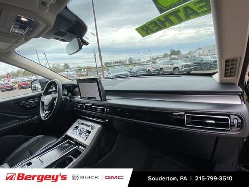 Used 2022 Lincoln Aviator AWD w/ Premium Package image 32