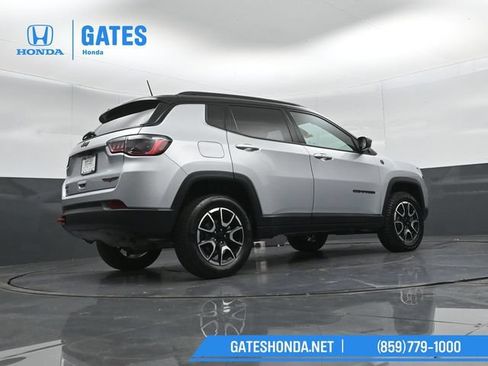 Used 2024 Jeep Compass Trailhawk AWD/4WD image 36