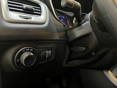 Used 2018 Jeep Compass Sport FWD image 14