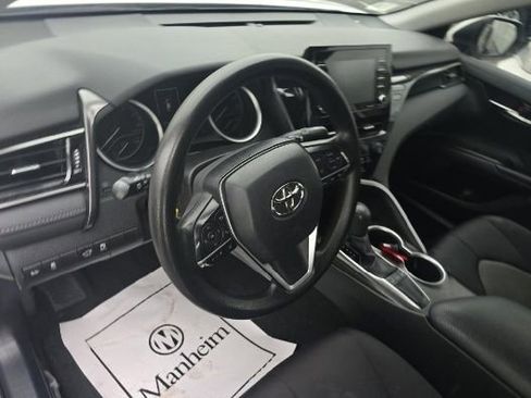 Used 2022 Toyota Camry LE image 5