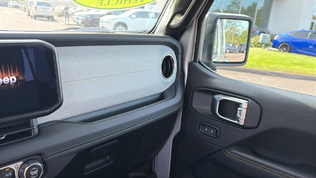 Used 2024 Jeep Wrangler Unlimited Sahara w/ Safety Group AWD/4WD image 18