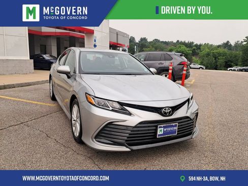 Used 2021 Toyota Camry LE FWD image 9