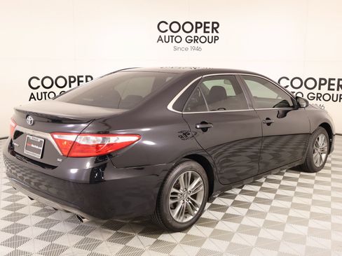 Used 2017 Toyota Camry SE FWD image 19